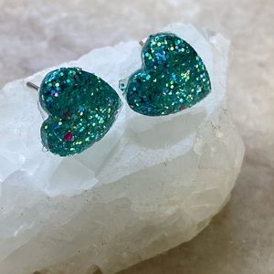 🎈Sale 🎈2 for $10 NWOT blue green big sparkle glitter heart post earring’s